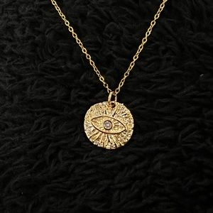 Beautiful Gold Tone Eye Detailed Necklace